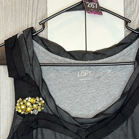 267. Ann Taylor Loft Womens Black Sleeveless Round Neck Beaded Tank Top Size M - Picture 2 of 7